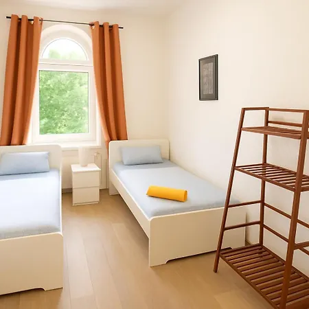 Monteurszimmer Move-in2stay - Einzelbetten, Smart Tv, Wifi Галль